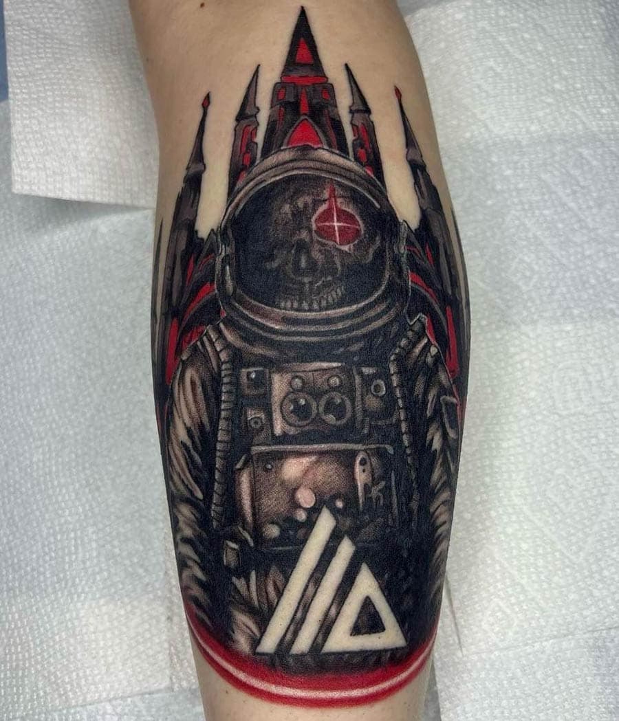 astronaut skull cathedral leg tattoo by BG Galdes, Philadelphia PA